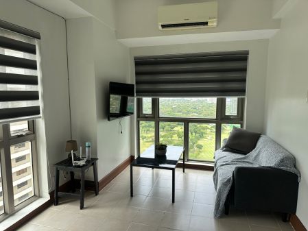 Fully Furnished 1 Bedroom Unit at Forbeswood Parklane for Rent