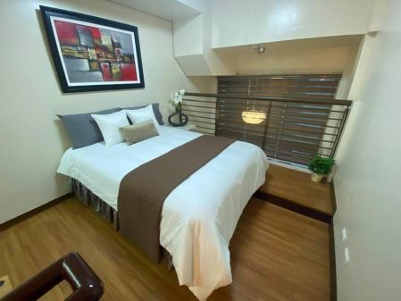 Fully Furnished 1 Bedroom Unit at Eton Emerald Lofts for Rent