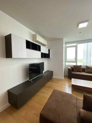 For Lease 1BR with Flex Room at Park Terraces Point Tower