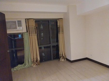 3BR 2TB Semi Furnished Unit near The Venice Residences