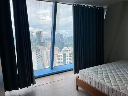 Fully Furnished 1 Bedroom Unit at Three Central for Rent