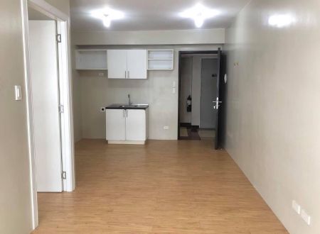Unfurnished 1 Bedroom Unit at Avida Towers Alabang for Rent