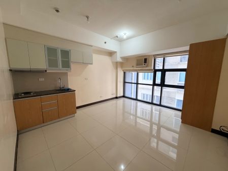 Studio Unit for Rent at Mckinley Hill near Venice Mall