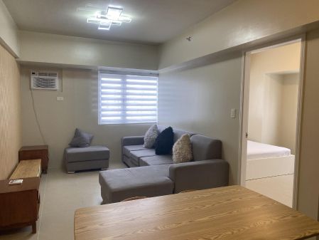 Semi Furnished 1 Bedroom Unit at Avida Towers Turf BGC for Rent