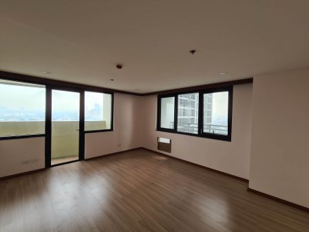 2BR Condo for Rent in Andrea North Skyline Tower Quezon City