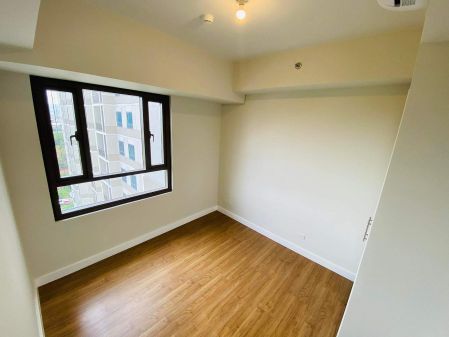 Unfurnished 2 Bedroom Unit at The Arton for Rent
