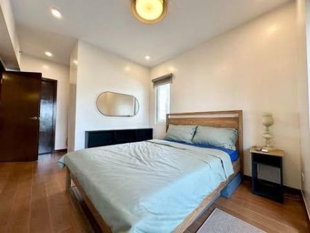 Furnished 1 Bedroom Unit at The Royalton at Capitol Commons