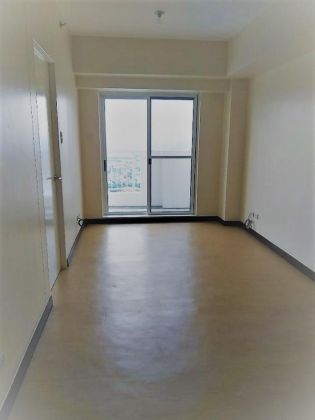1BR Condo at Torre De Manila Taft Fronting Luneta
