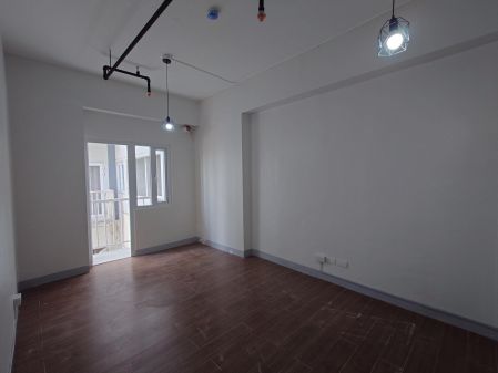 Unfurnished Studio Unit at Victoria De Morato for Rent