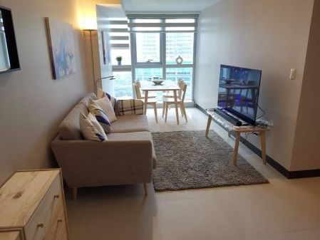 Fully Furnished 3 Bedroom Unit at Uptown Parksuites for Rent