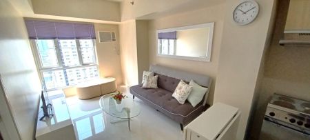 Immaculate 1BR Brand New Fully Furnished with Parking for Lease