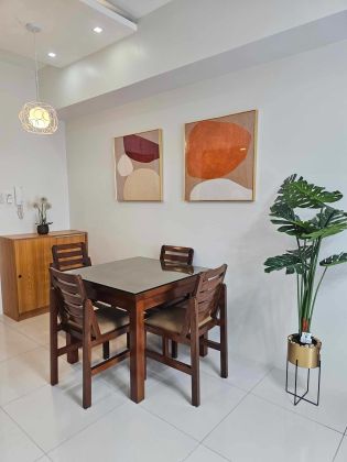 1 Bedroom with Balcony and Parking in Times Square West