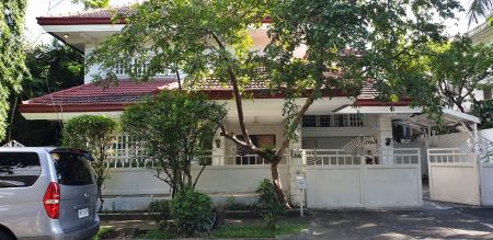 5 BR 2 Storey House  with Pool and Garden in Dasmarinas Village M