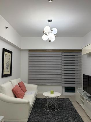 Two Serendra Red Oak 1 Bedroom Fully Furnished Lower Floor