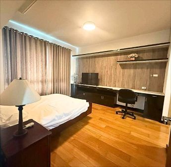 For Rent at One Serendra with Parking