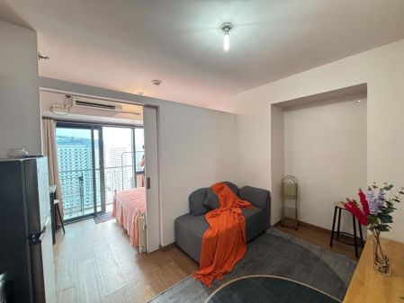 1BR Unit with Balcony Available for Rent at The Rise Makati