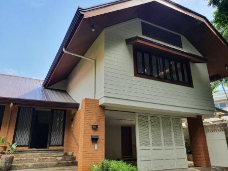 House for Rent in Makati near BGC at Dasmarinas Village