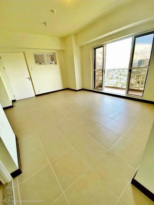 Unfurnished 3 Bedroom Unit at Brixton Place for Rent