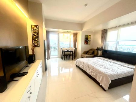 Fully Furnished corner Studio for Rent at Calyx Residences Cebu