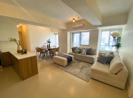 3BR Fully Furnished Unit at The Vantage at Kapitolyo w Parking
