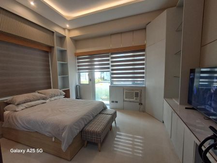 Fully Furnished Executive Studio for Rent at Palm Tree Villas