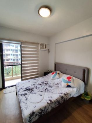 Spacious 2BR Fully Furnished with Parking Option in Acacia Estate