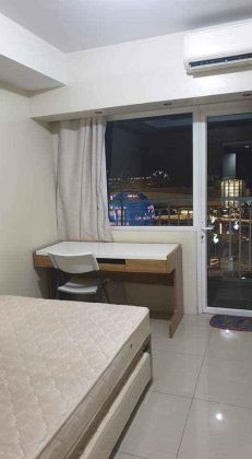 For Rent 1BR Condo unit in Shell Residences