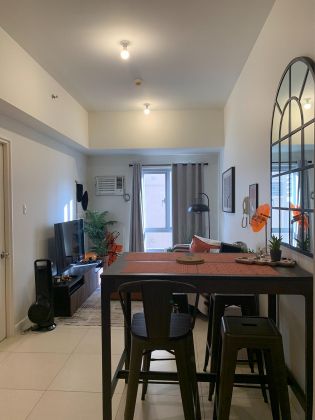 For Lease 1BR with Parking at the Vantage at Kapitolyo