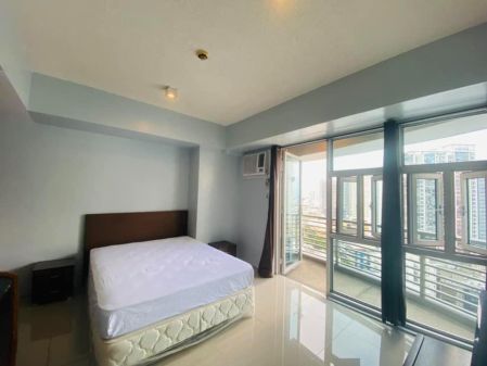 2 Bedrooms in Greenbelt Chancellor in Rada St Legazpi Village