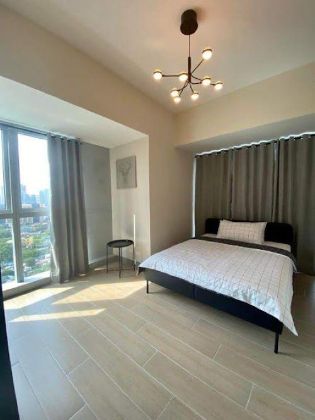 Uptown Parksuites 2 Bedroom Furnished for Rent in Taguig