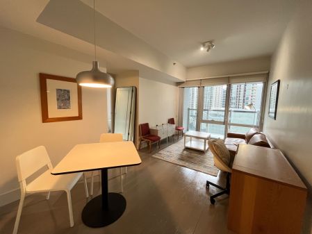 Modern 1BR Haven at Lincoln Tower Proscenium Relaxing Pool