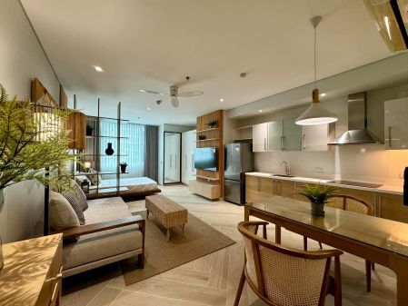 Studio Unit Fully Furnished at Park Terraces for Lease