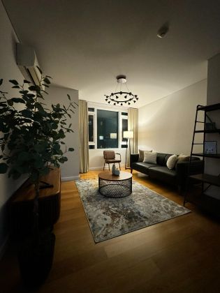 Fully Furnished 1 Bedroom with Den in Park Terraces