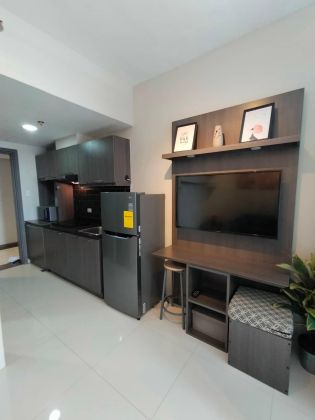 For Rent  1BR Unit at Vista Shaw Residences