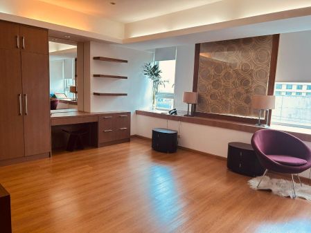 Fully Furnished Studio Unit at St Francis Shangri La Place
