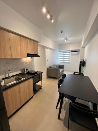 Fully Furnished 2 Bedroom Unit with home office space/ spare room