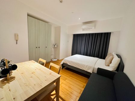 Fully Furnished 1 Bedroom Unit at Acqua Private Residences