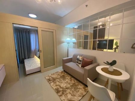 Fully Furnished Modern Minimalist 1 Bedroom Unit for Rent