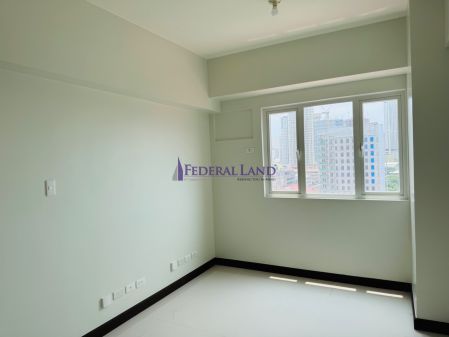 Unfurnished Studio Unit Quantum Residences