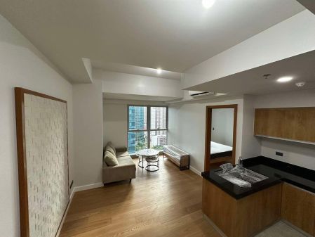 1BR Condo Unit for Rent the Seasons Residences