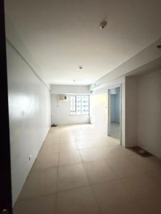 1BR Unfurnished with Aircon Avida Centera near TV5
