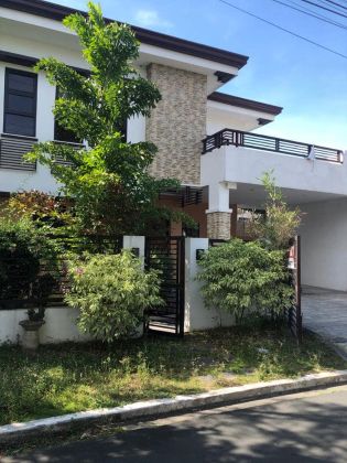 5 Bedroom House in Merville Park Subdivision Paranaque