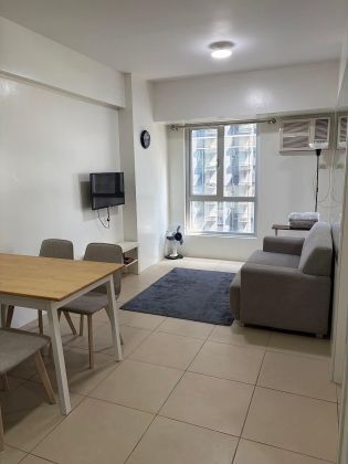 Fully Furnished 1 Bedroom in Avida Towers 34th St Bgc Taguig