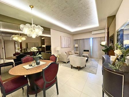 2 Bedrooms Condo for Rent at the Royalton at Capitol Commons
