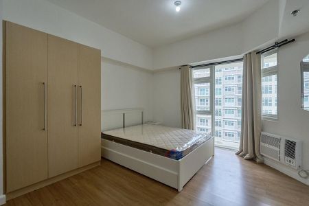 Fully Furnished Studio in The Veranda Arca South Taguig