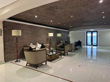 FOR LEASE RENT  1 Bedroom Unit with a panoramic view