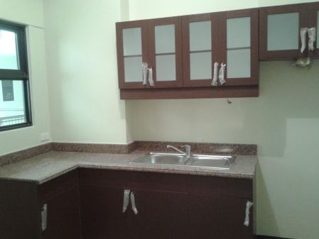 2 Bedroom Penthouse Unit for Rent with Parking Slot Royal Palm Ta