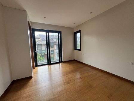 Unfurnished 5 Bedroom House at McKinley Hill Village for Rent