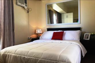 Fully Furnished Corner 1BR Unit with Balcony in Makati City