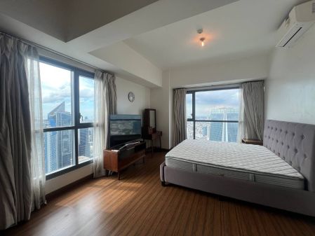Fully Furnished 2 Bedroom Unit at Shang Salcedo Place for Rent